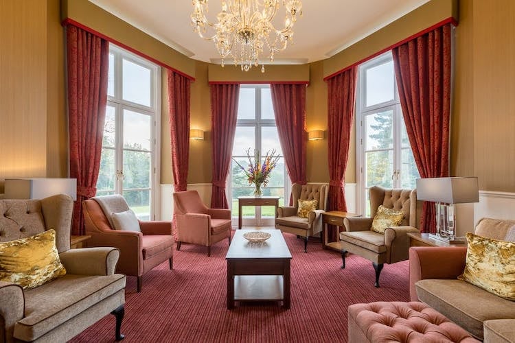 Bushey House Beaumont Care Home