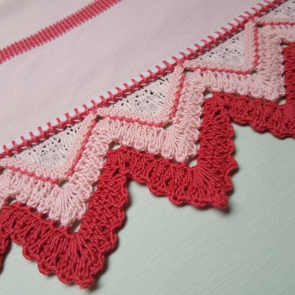 zigzag edge pattern design